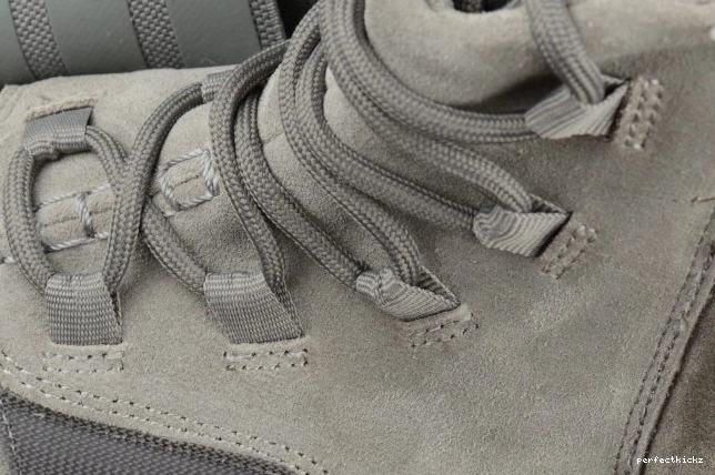 YEEZY BB1840 GREY GLOW LIGHT GUM BOOST DARK 750 ADIDAS 0710